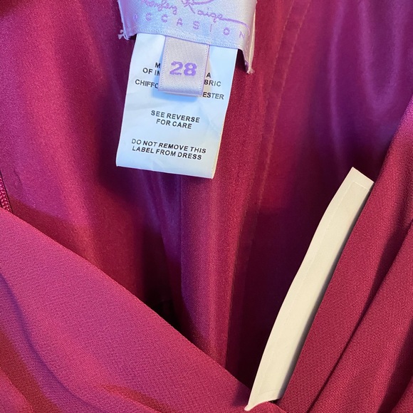 Hayley Paige Dress size 28 - Picture 4 of 6